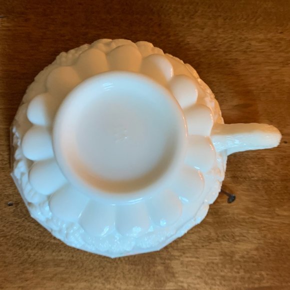 Vintage Westmoreland Milk Glass Candle Holder - Picture 10 of 11